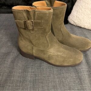 Vionic Jill Olive Ankle Booties 9W NWB